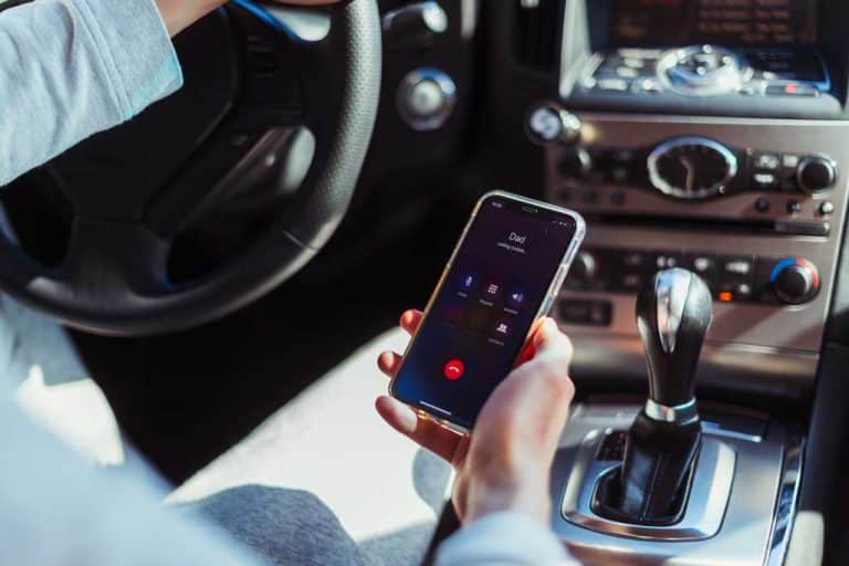 Conectar el Bluetooth al coche: Sincroniza tu móvil en segundos