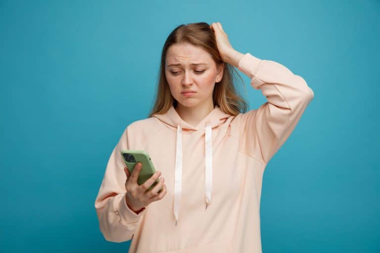 Le téléphone s'éteint tout seul