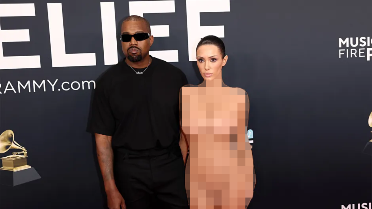 Blanca Censori en los Grammy 2025