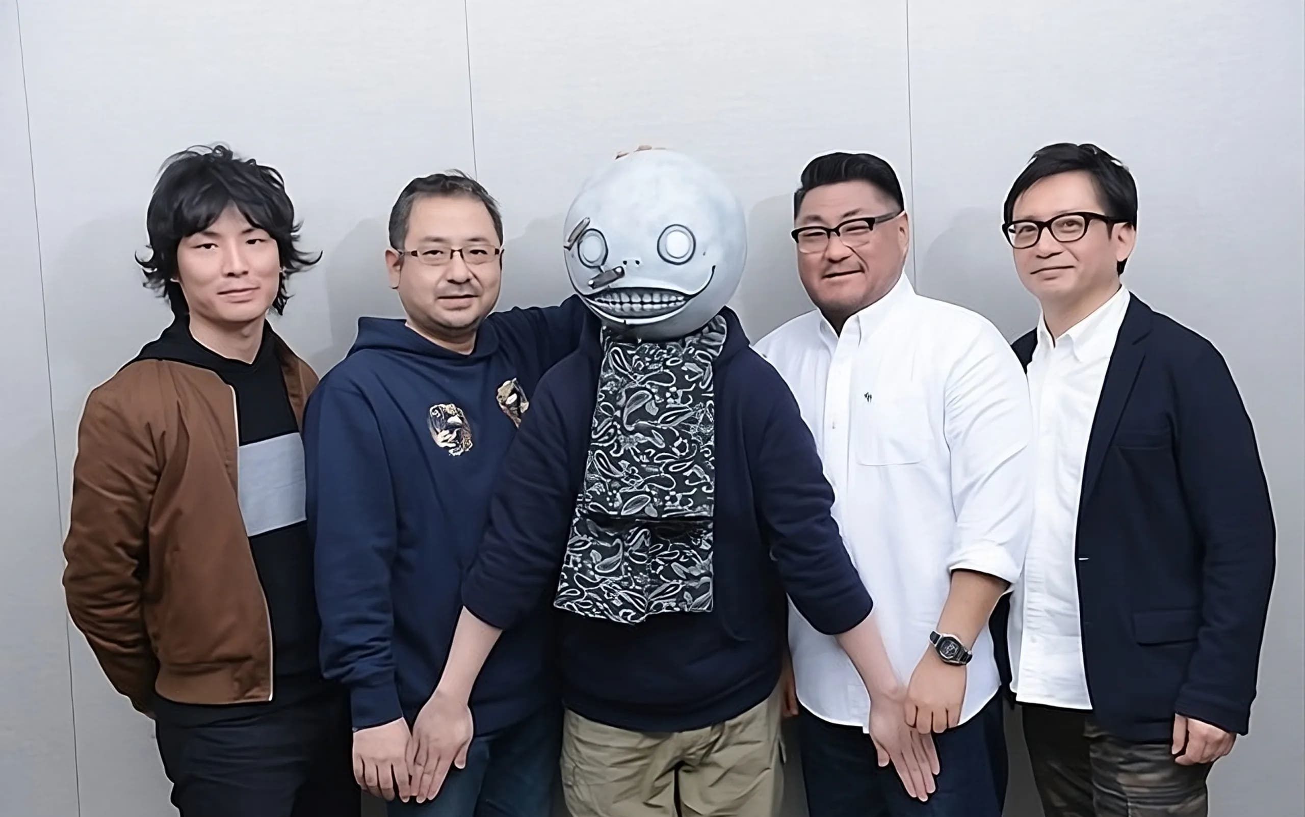 equipo de NieR Automata