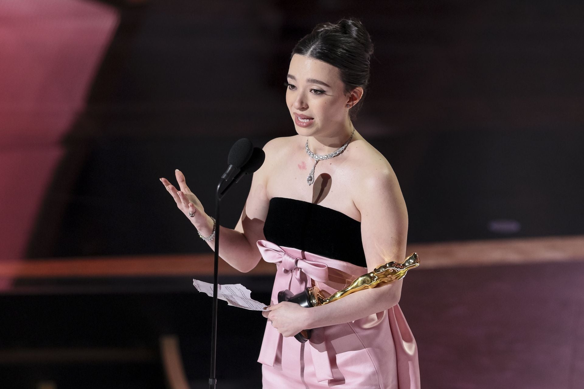 Momento de Mikey Madison en los Oscar