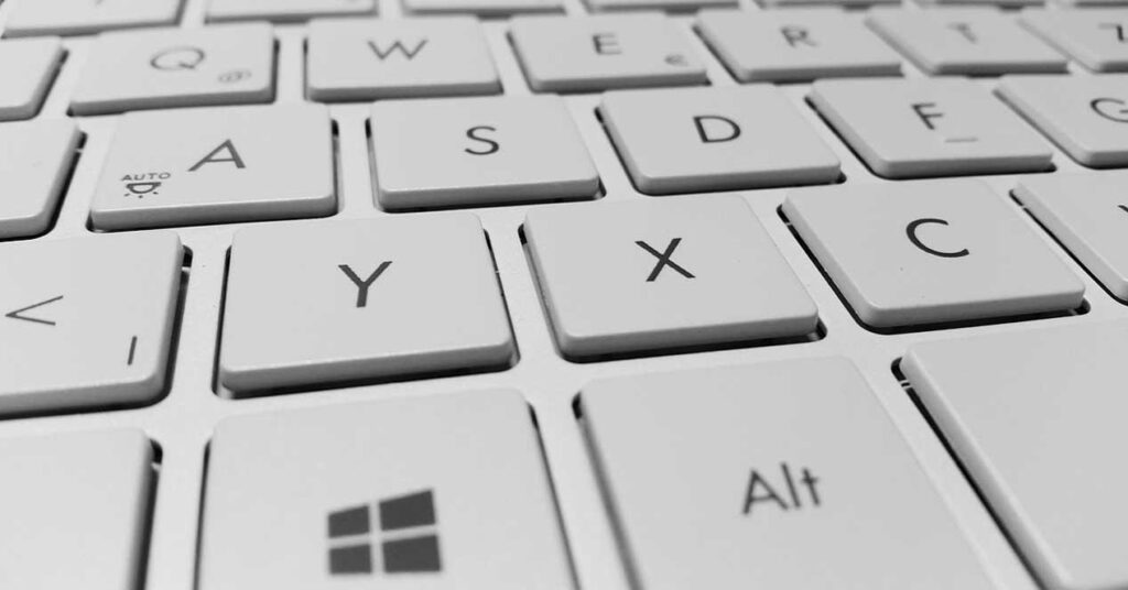 Windows 11: cómo desactivar el teclado del portátil si no lo usas