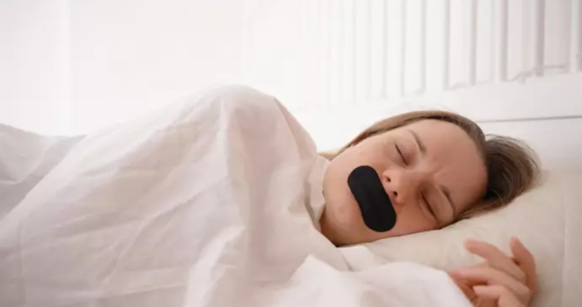 otros riesgos de dormir con la boca tapada