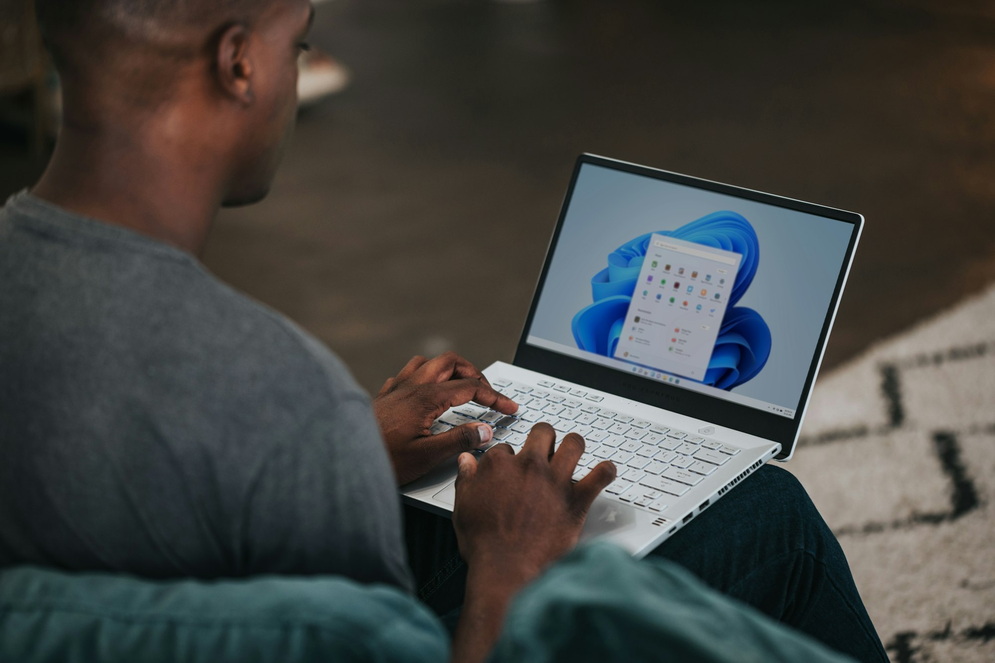 Ilustración de integración de apps y navegadores en Windows Europa