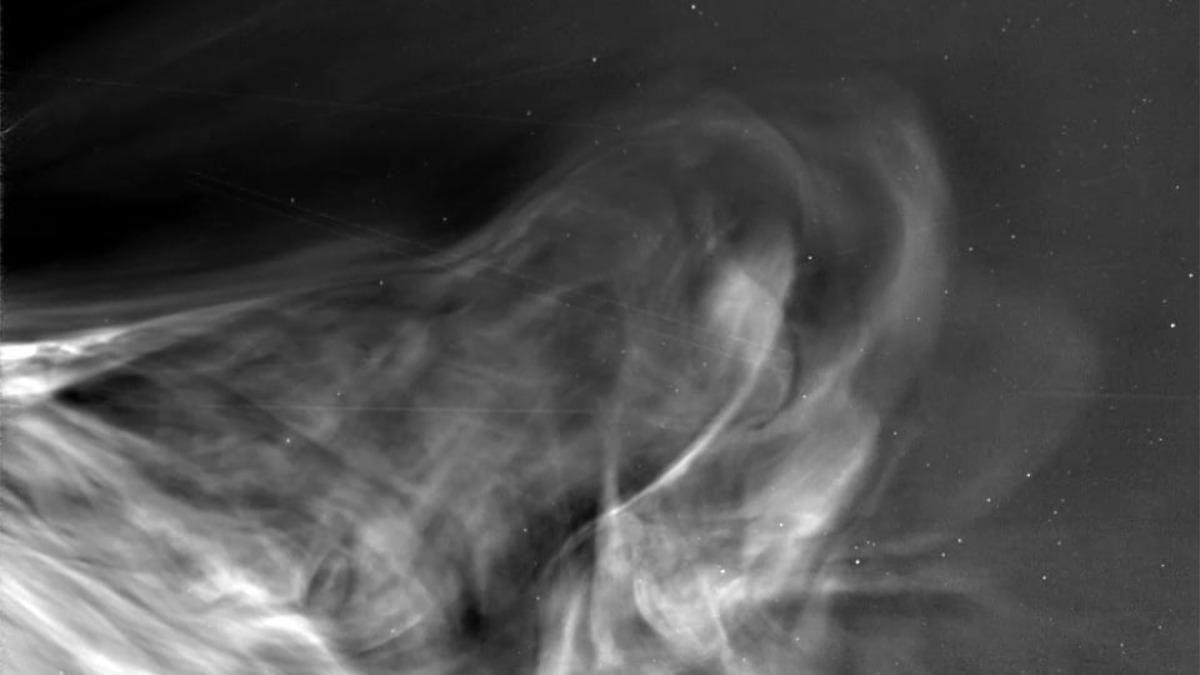 Viento solar y eyecciones de masa coronal cerca del Sol
