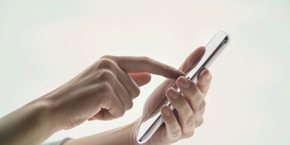 Cómo activar mensajes temporales y autodestrucción en SimpleX
