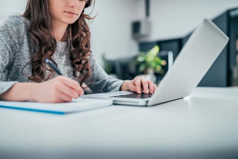 crear tests personalizados con IA