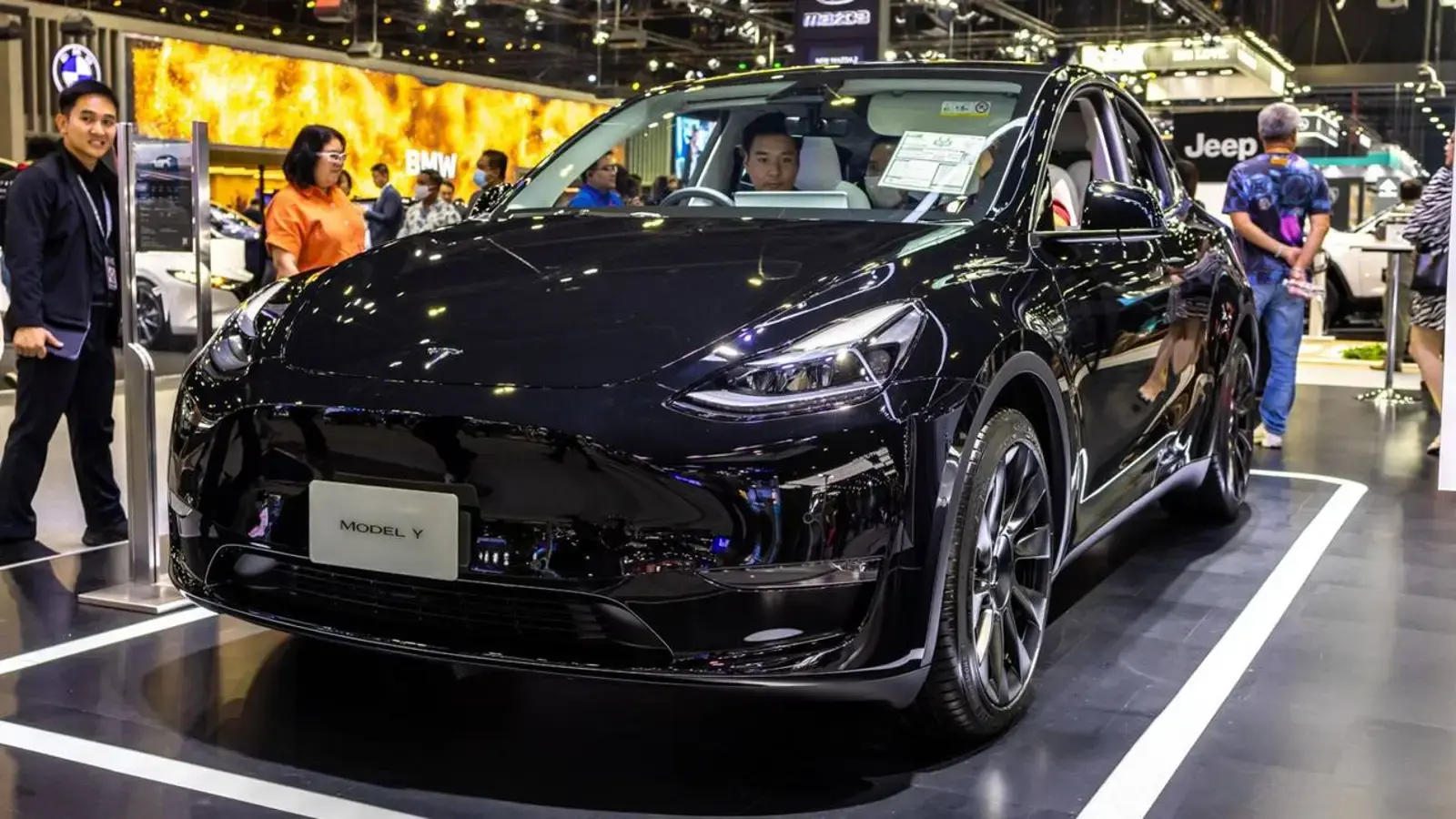 Contexto de seguridad en puertas de Tesla