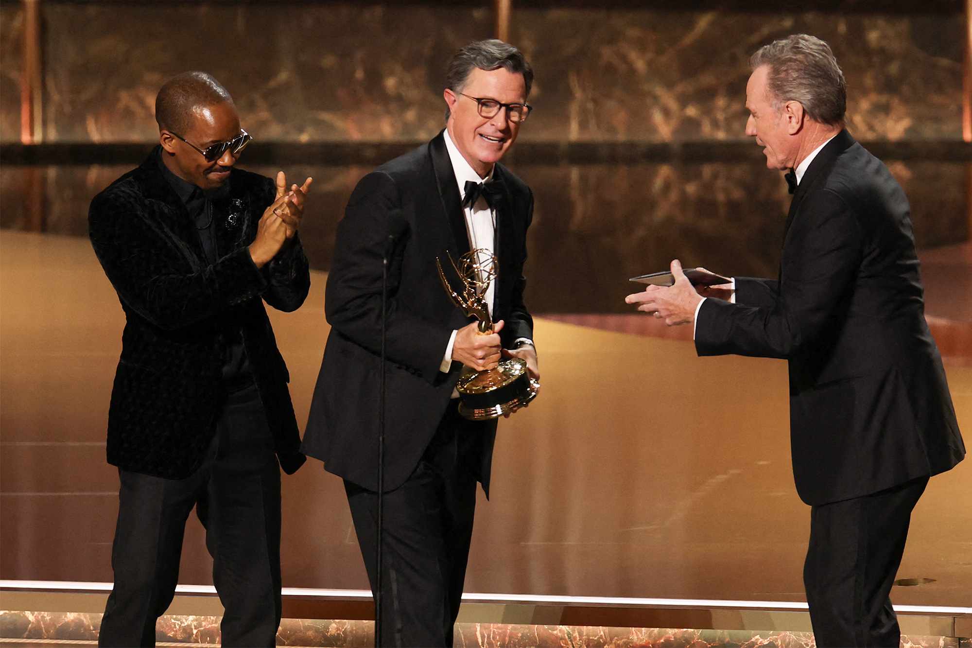 ovación a Colbert emmy