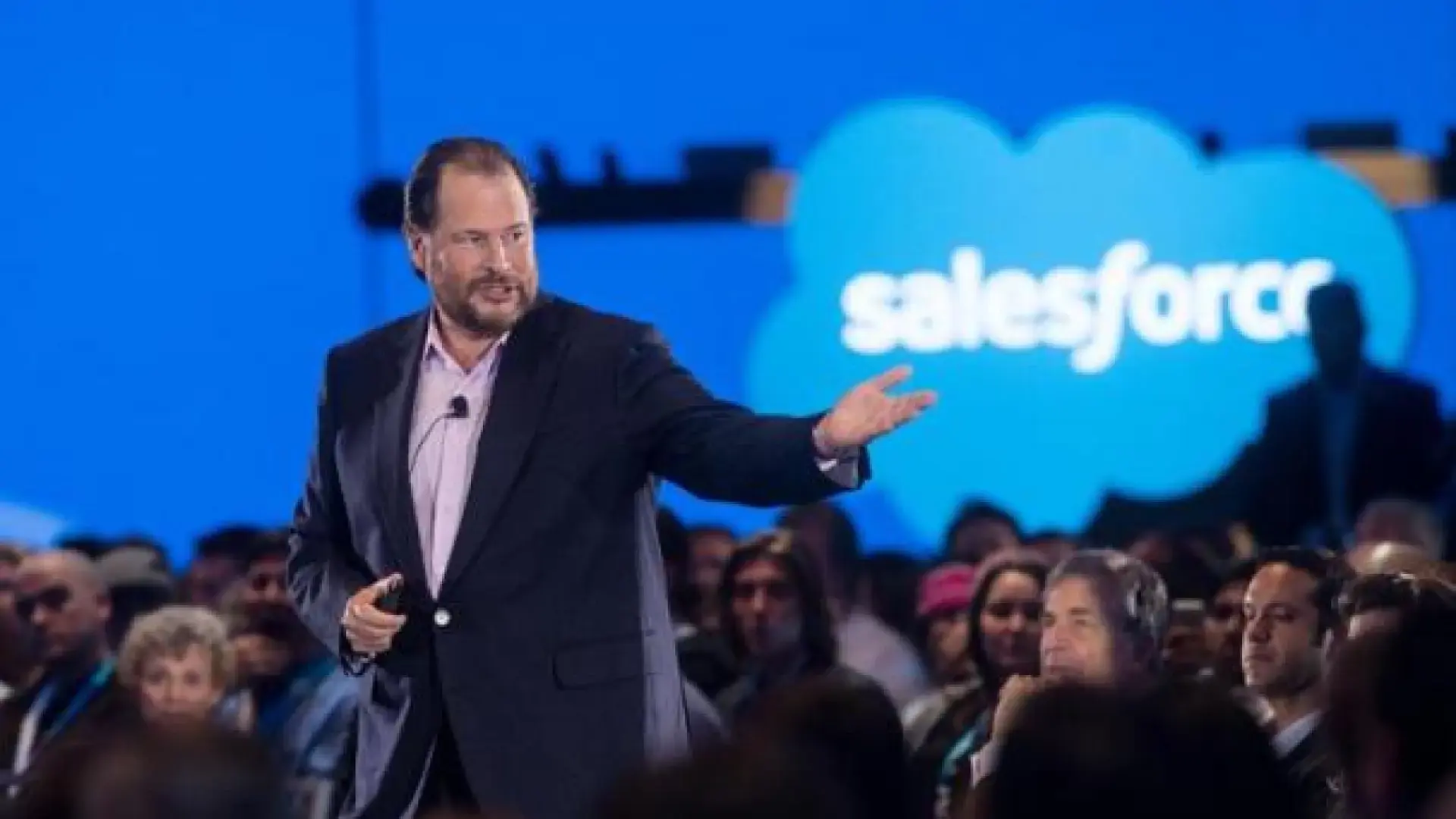 Salesforce despidos y uso de IA en soporte