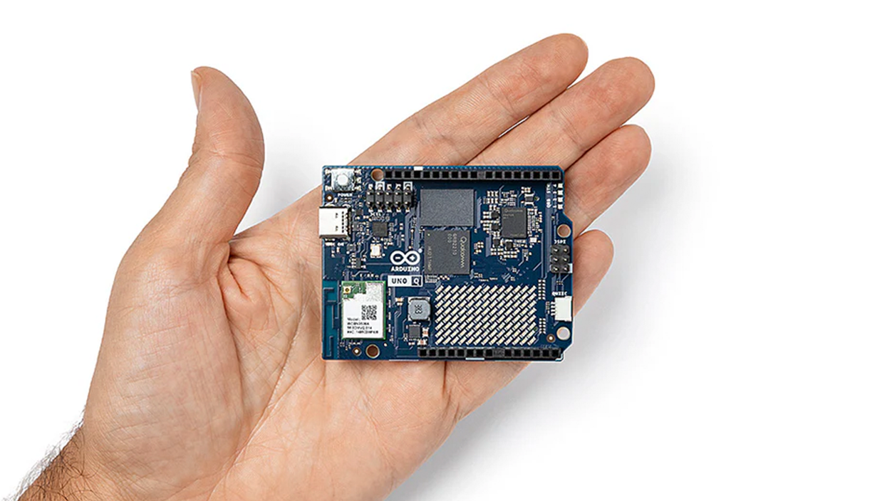 Arduino UNO Q - Mini PC Avec Linux, 2 Go RAM, 16 Go Stockage, Wi-Fi Et Bluetooth