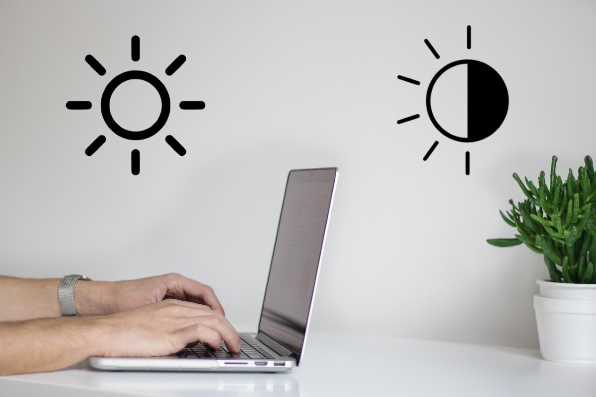 Fijar brillo y contraste en monitores con brillo automático molesto