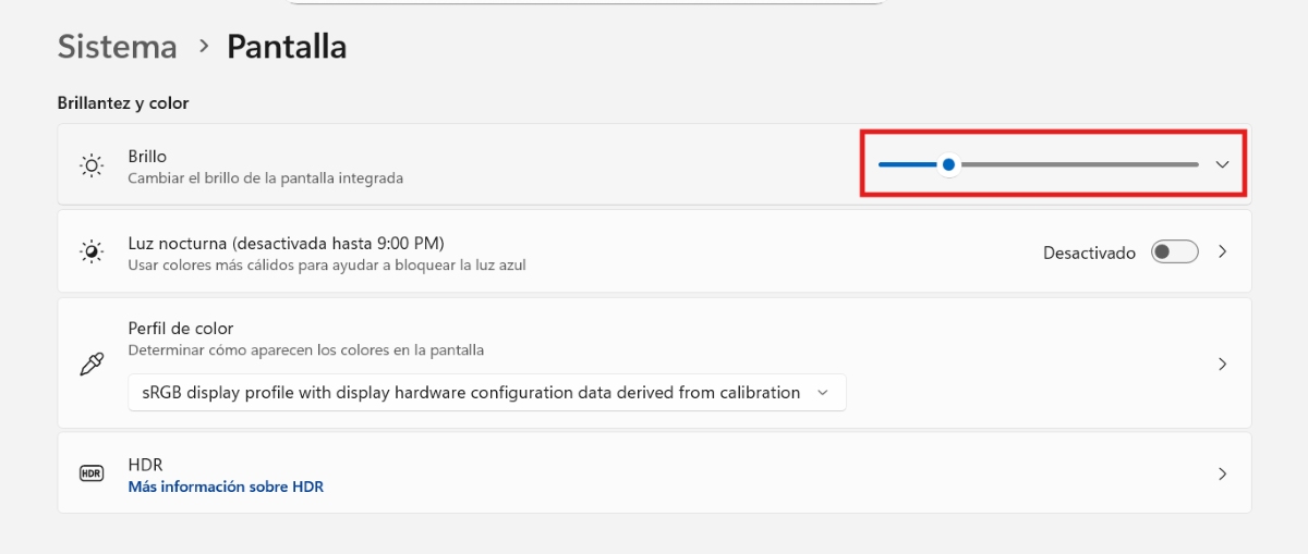 Fijar brillo y contraste en monitores con brillo automático