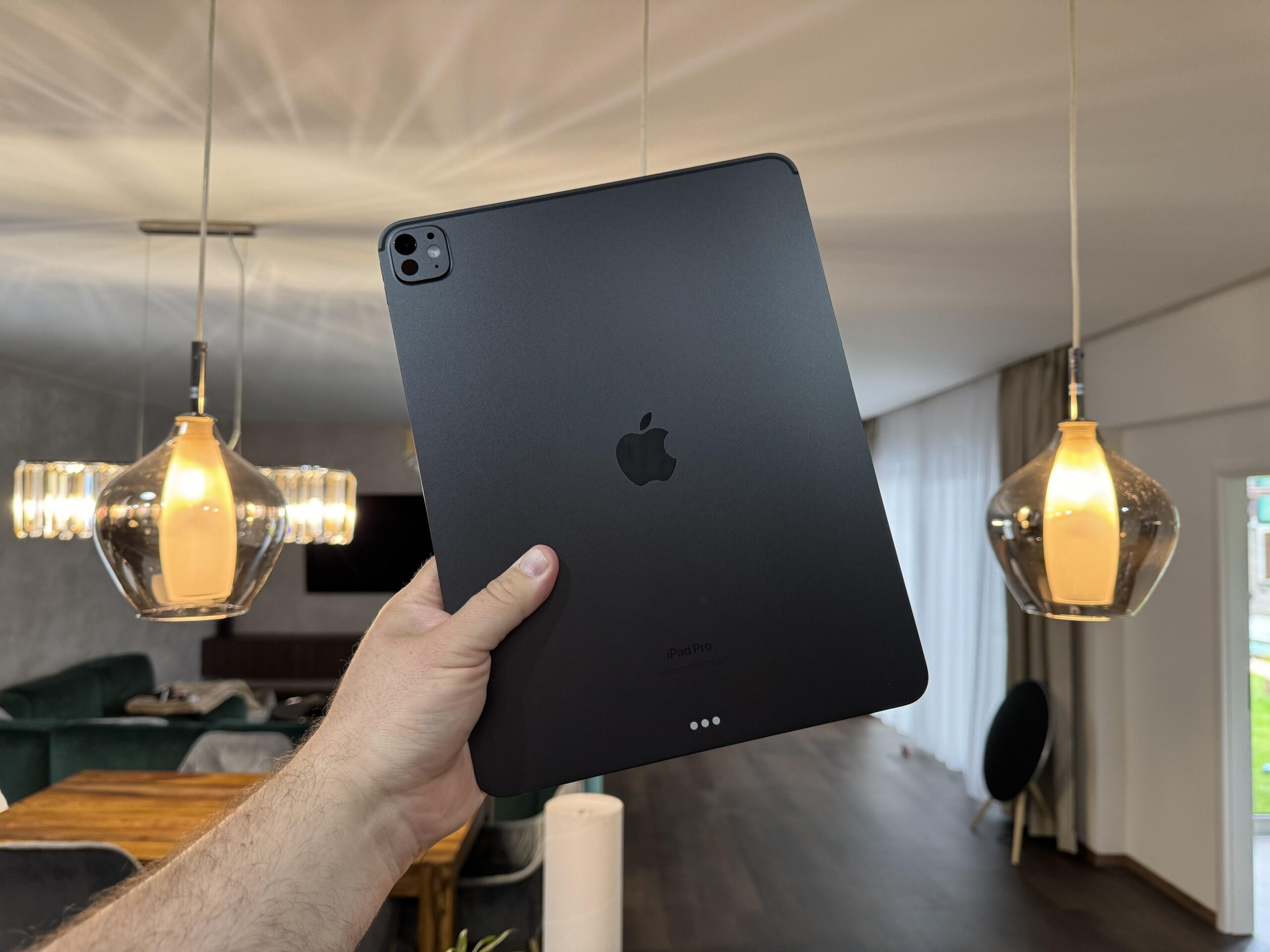 Unboxing iPad Pro M5