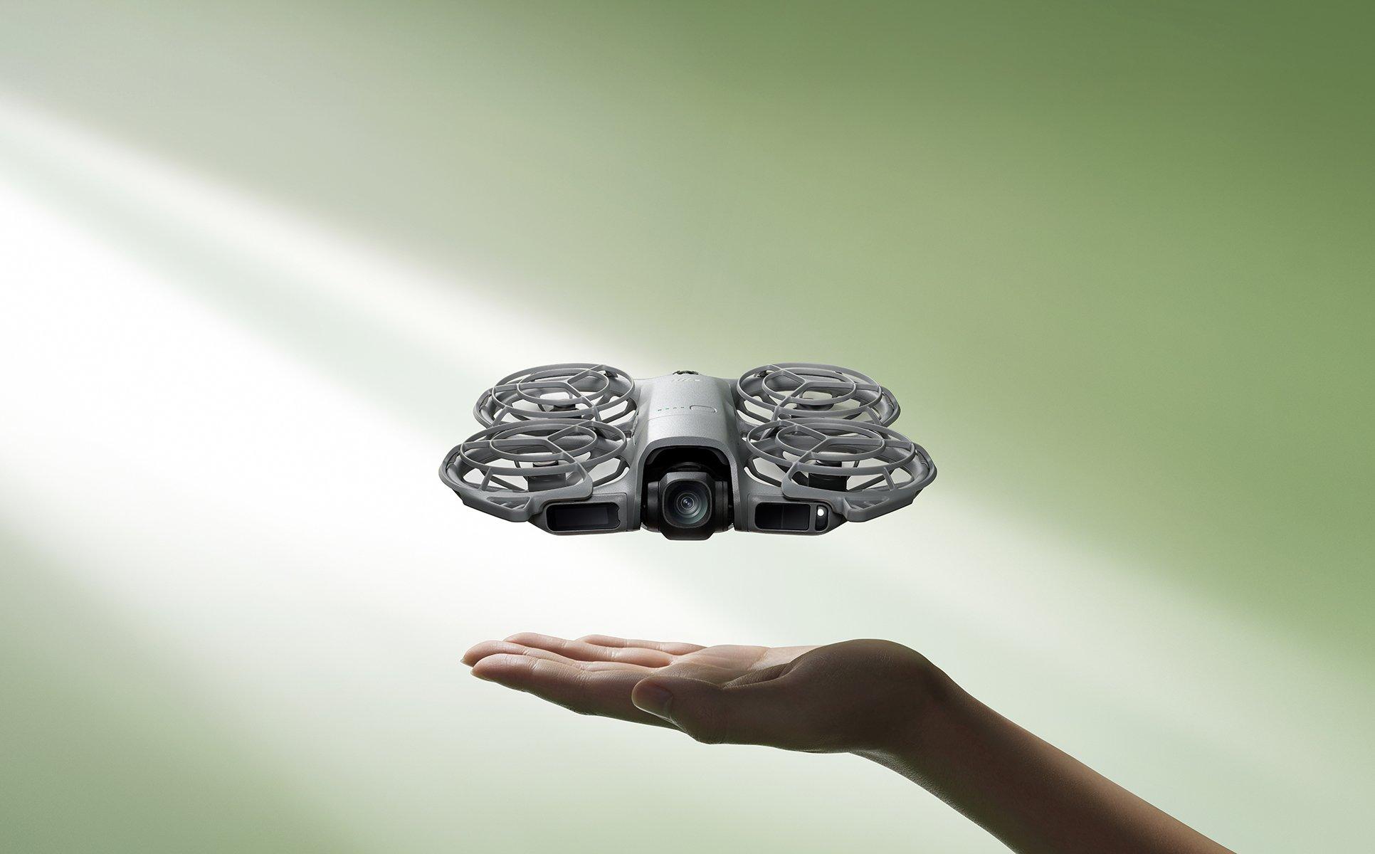 Dron DJI Neo 2 volando