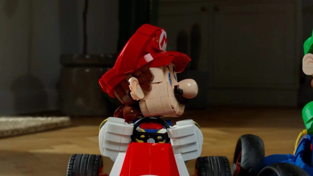 Mario mira al nuevo LEGO Luigi Mario Kart
