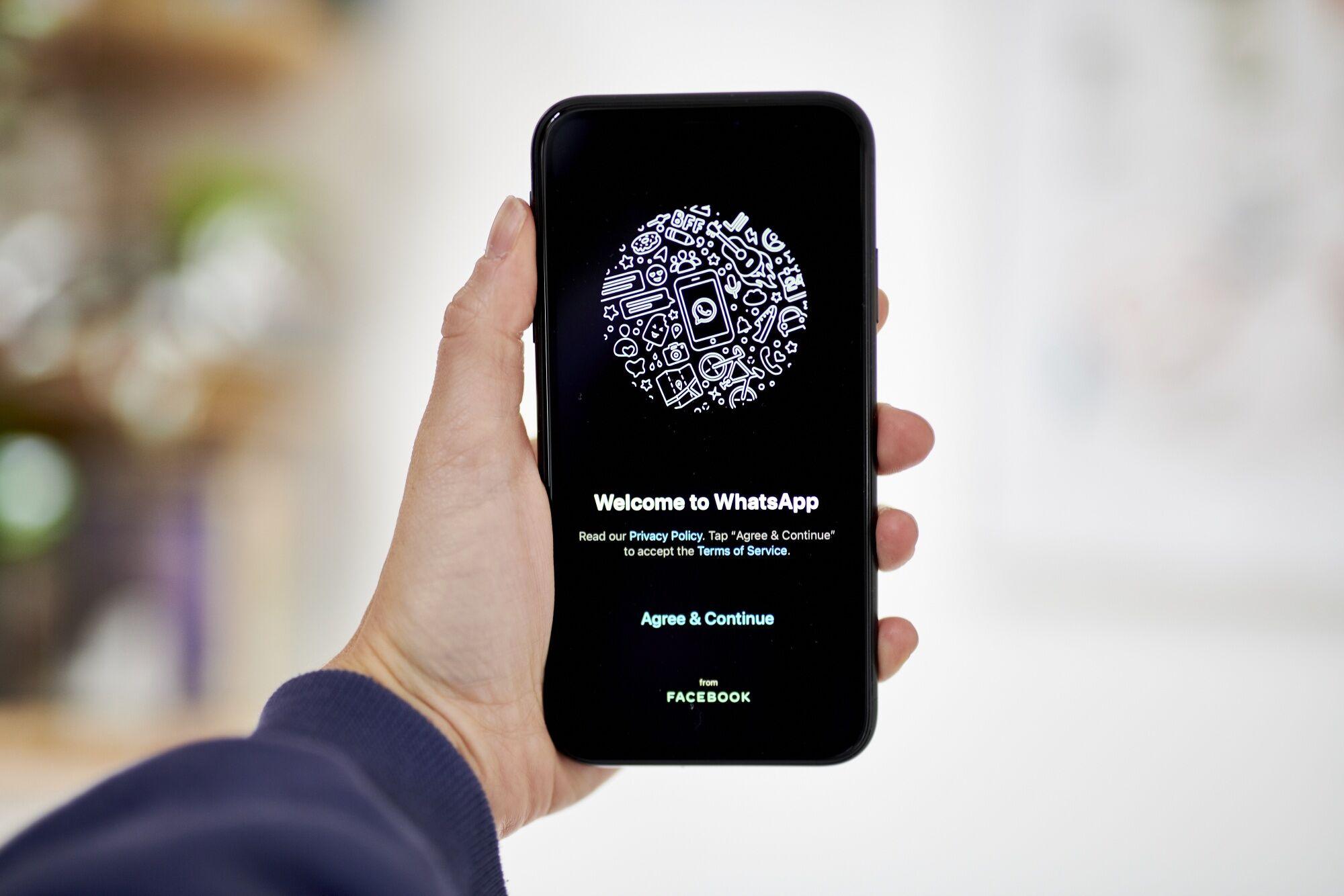 Anuncios y suscripción en WhatsApp