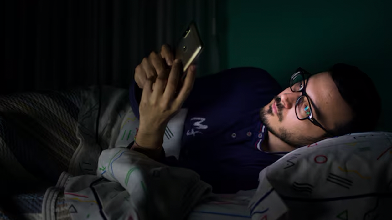 evitar pasar mucho tiempo mirando redes sociales