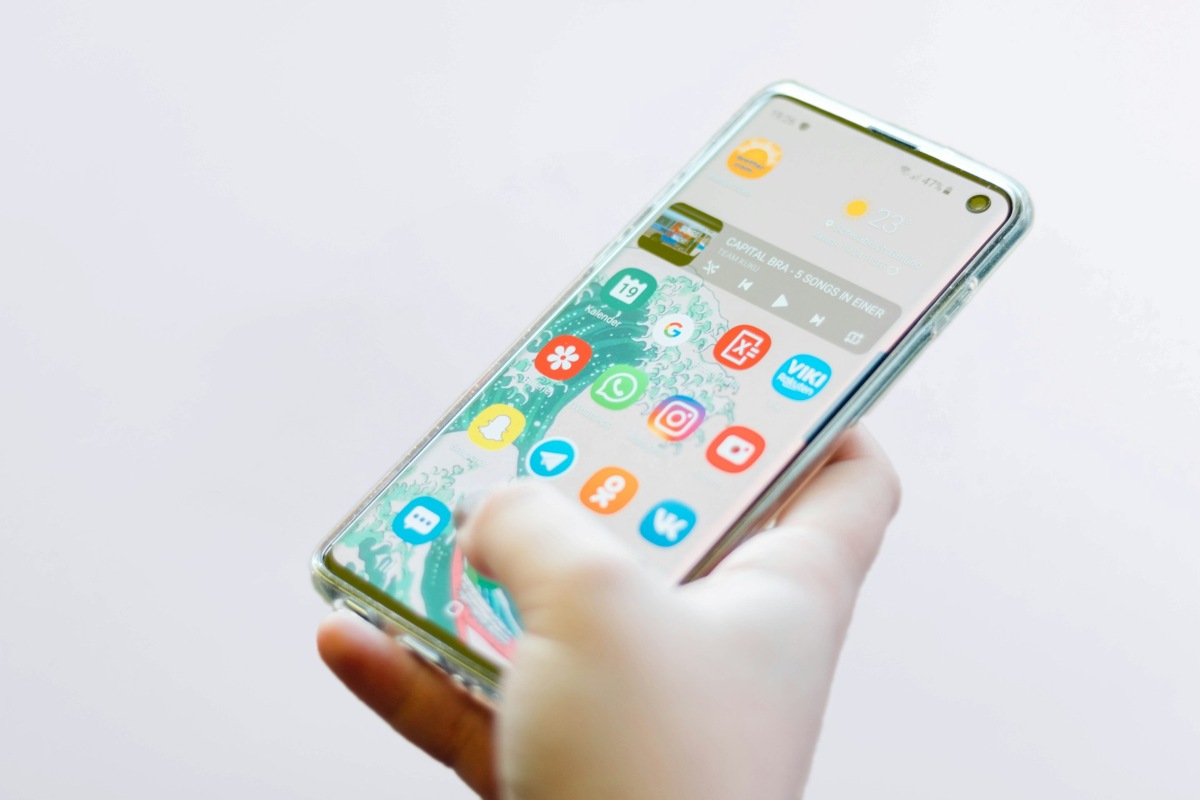 Cómo poner el móvil en silencio al llegar al trabajo con modos y rutinas