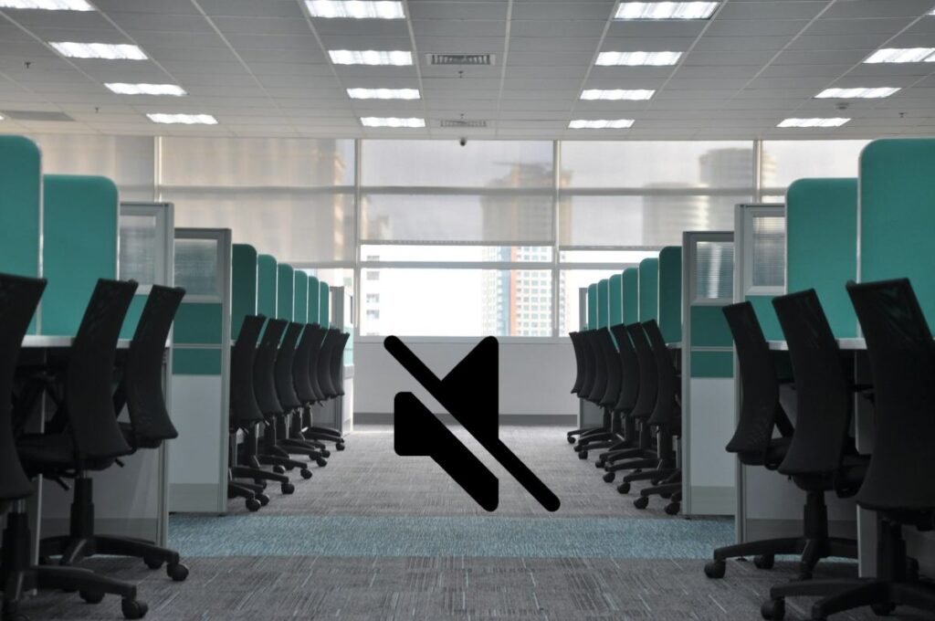 Poner el móvil en silencio al llegar al trabajo