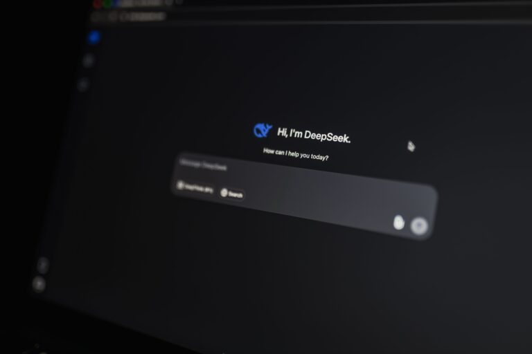 Interfaz de chat de inteligencia artificial en una pantalla de ordenador, representando la interacción con un chatbot de Dify.