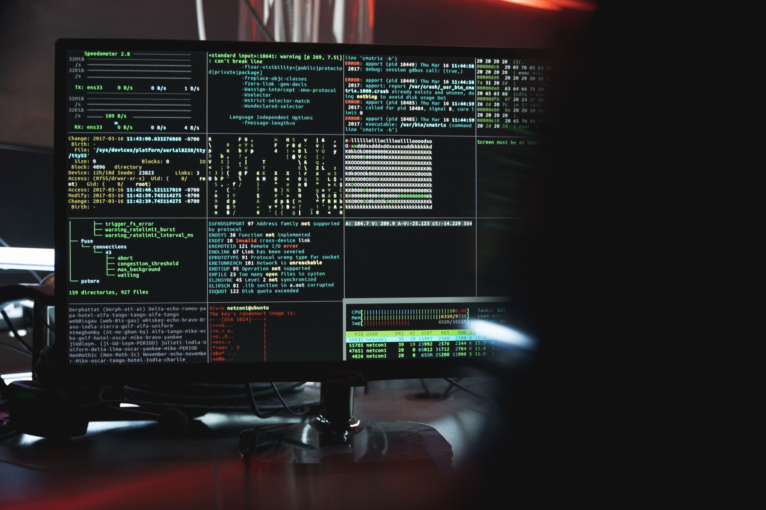 Terminal de Linux Ubuntu mostrando monitoreo de sistema y logs, representando el entorno de WSL y Docker.