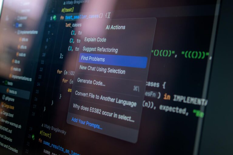 Interfaz de un editor de código mostrando un menú de acciones de IA, ideal para ilustrar los modos personalizados de Roo Code.