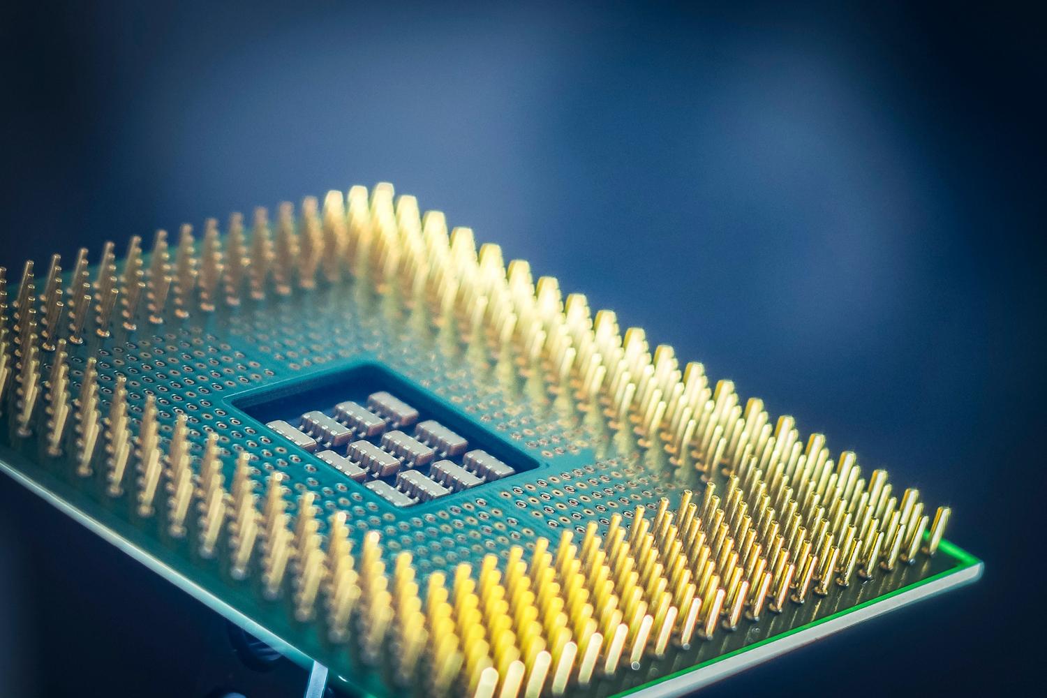 Diagnóstico del consumo de CPU provocado por directivas IPsec Primer plano de un procesador que representa el diagnóstico del consumo de CPU relacionado con IPsec.