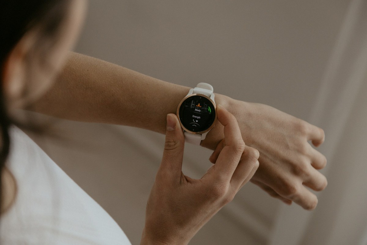 Evitar que Wear OS cierre una app durante un entrenamiento activa AOD