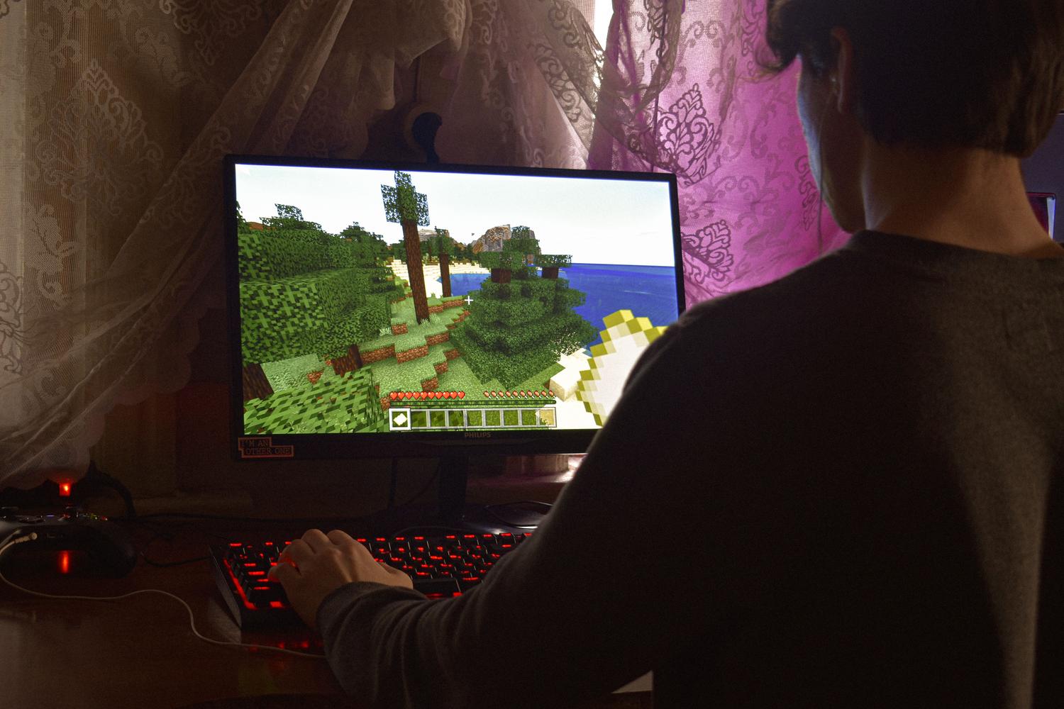 Jugador revisando los FPS de un videojuego después de desactivar otras superposiciones.