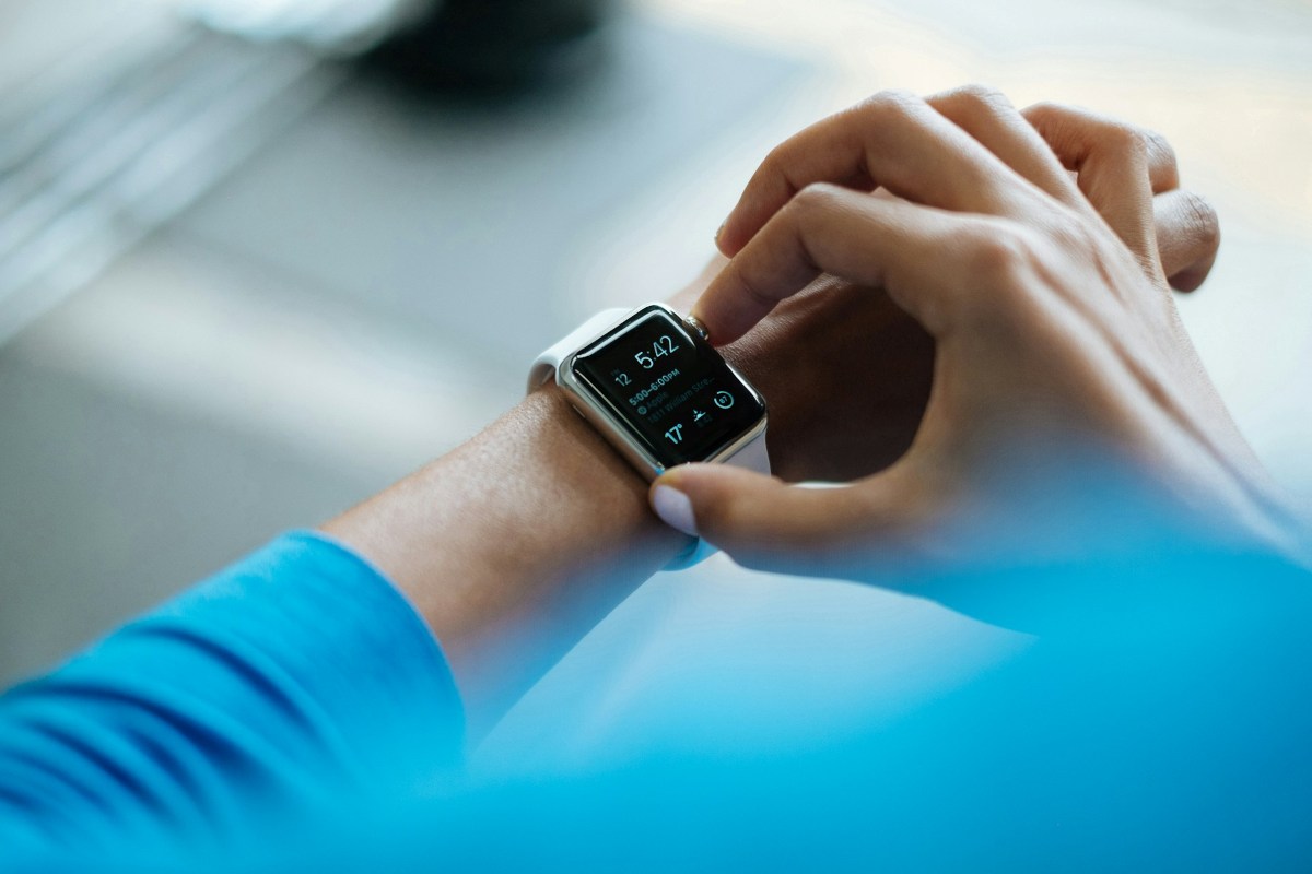 Por qué el Apple Watch te recomienda desactivar funciones para ahorrar batería
